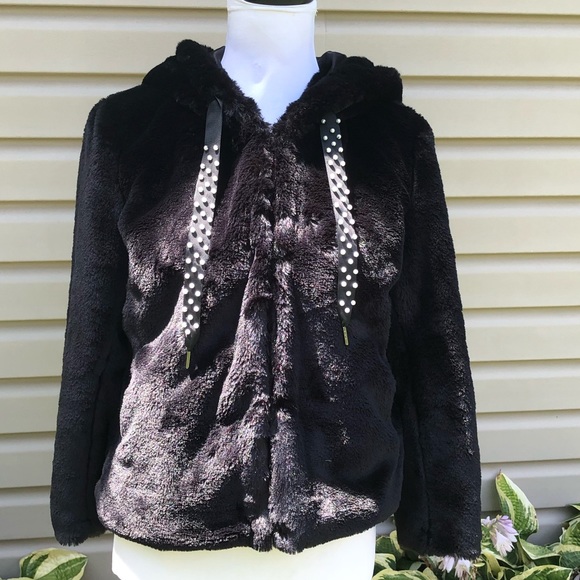 NWT Levivel Black Faux Fur Pearl Hooded Jacket - Picture 6 of 9